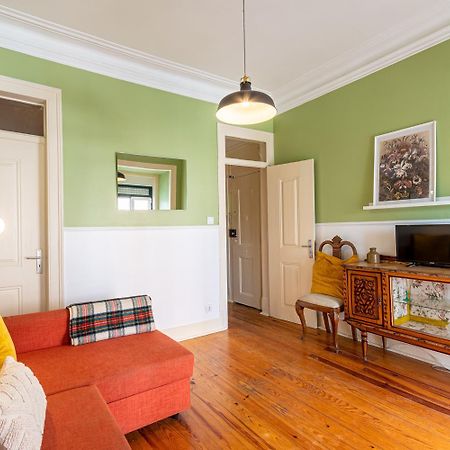 Spacious Apartment With Terrace At Graca Lisbon Exterior photo